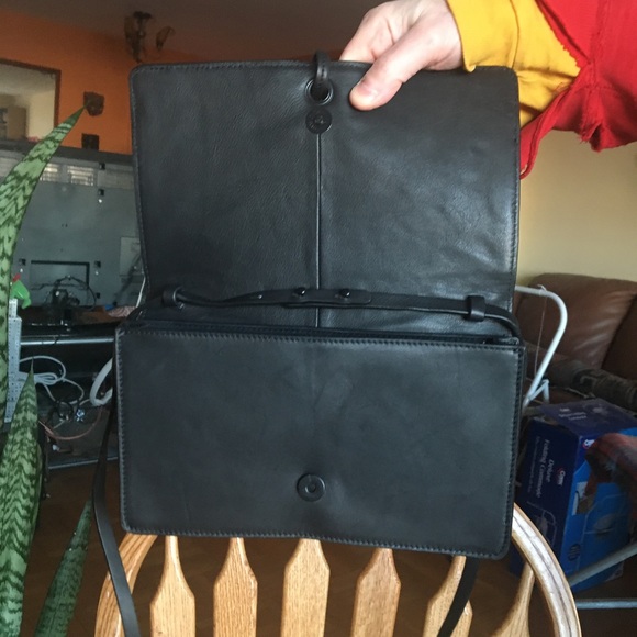 Brand New Linea Pelle Leather Grommet Detail Black Crossbody Bag - Picture 3 of 12